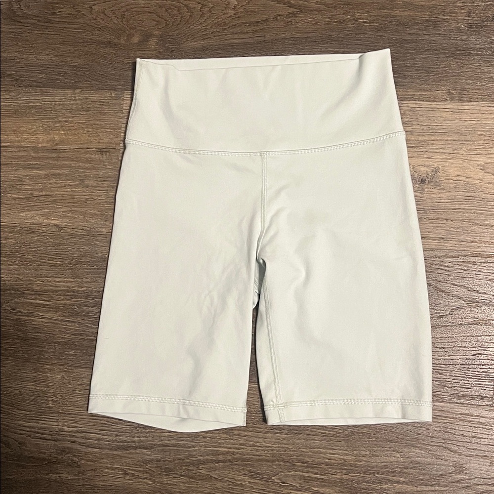 TnAction Aritzia TnaBUTTER High Rise Light Green Biker Shorts Medium